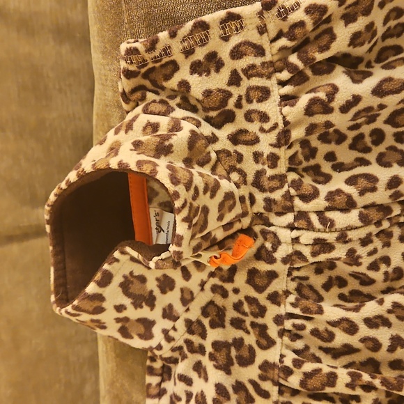 Vest - Picture 3 of 4